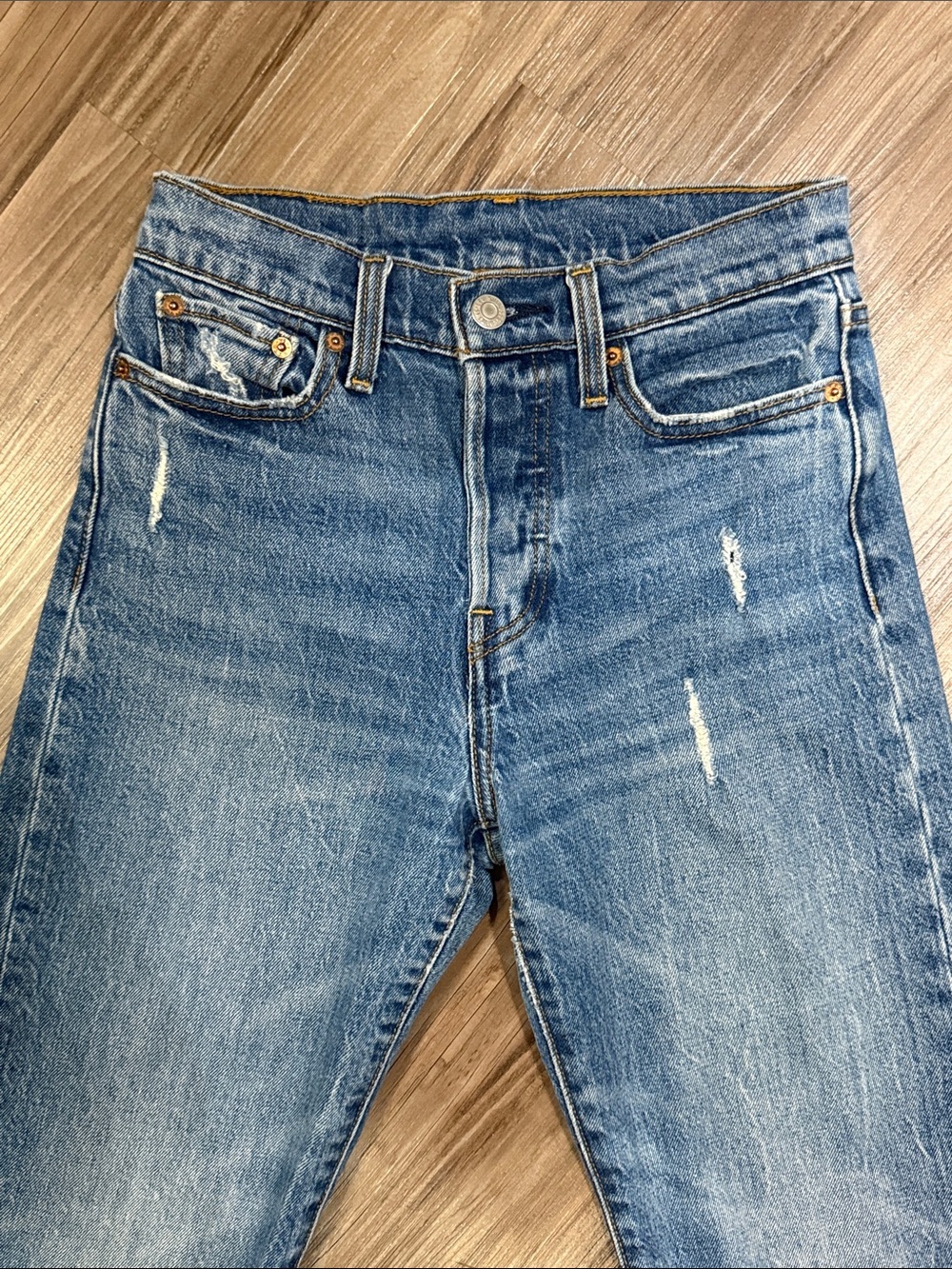 Levi’s Wedgie Straight Jeans 25 Lasting Impression Distressed Raw Hem $98 - Picture 3 of 13